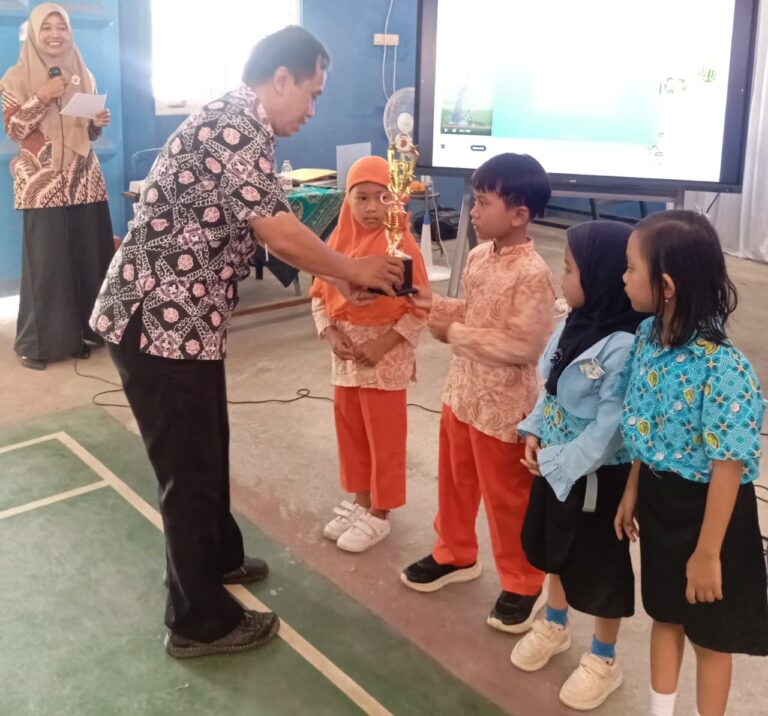 Read more about the article TK Traju Mas Juara 1 Lomba Membatik