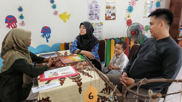 Read more about the article Pengambilan Laporan Perkembangan Anak Semester I Tahun Pelajaran 2025/2026