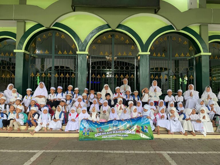 Read more about the article Sekolah Ramadhan di PAUD Terpadu Traju Mas