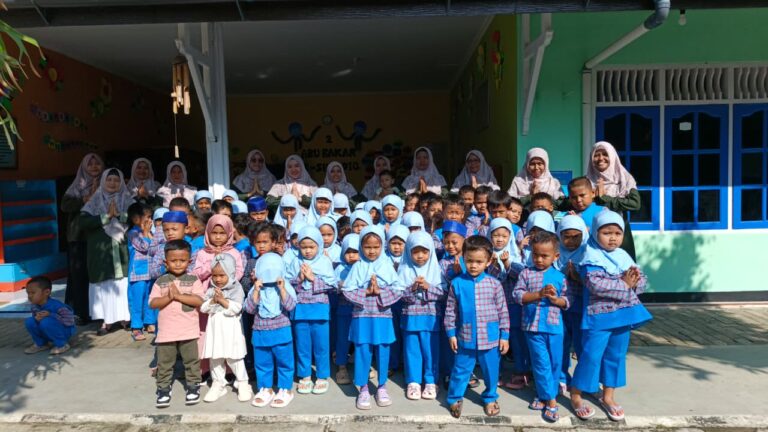 Read more about the article Syawalan Anak PAUD Terpadu Traju Mas