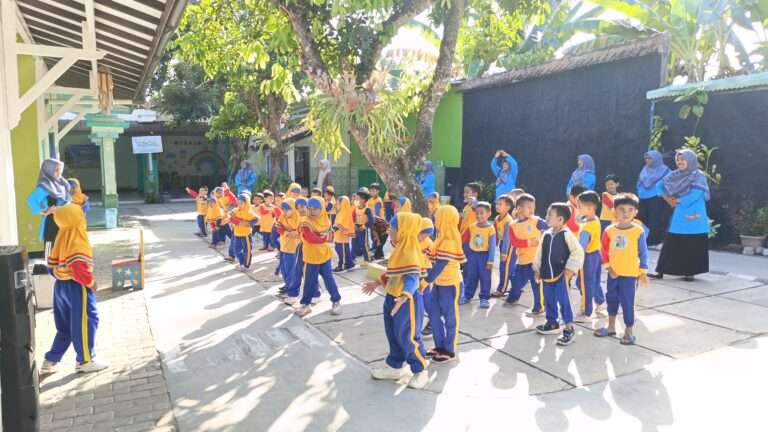 Read more about the article Semarak Hari Anak Nasional 2026 di PAUD Terpadu Traju Mas: Bermain Bersama, Melestarikan Budaya Bangsa